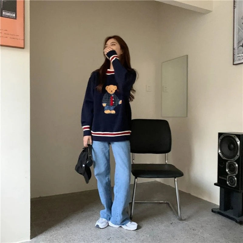 Korean Knitwear Bear Pullover - Youthful Women's 2024 Autumn/Winter Collection, Warm & Loose Jerseys